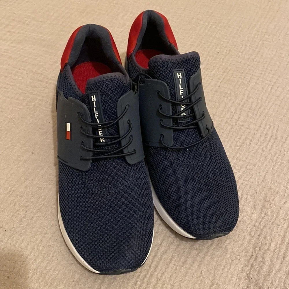Tommy Hilfiger Navy and Red Sneakers. Size 8 . New. - Picture 8 of 10